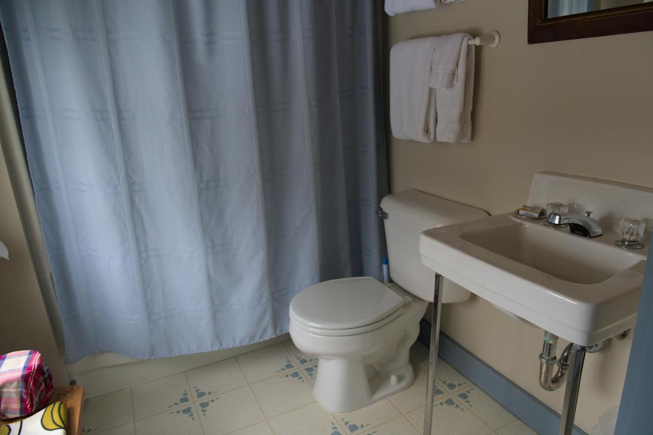 Shoreham Inn Bed & Breakfast 외부 사진