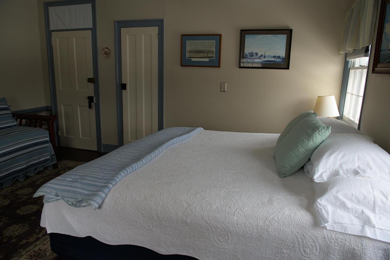 Shoreham Inn Bed & Breakfast 외부 사진